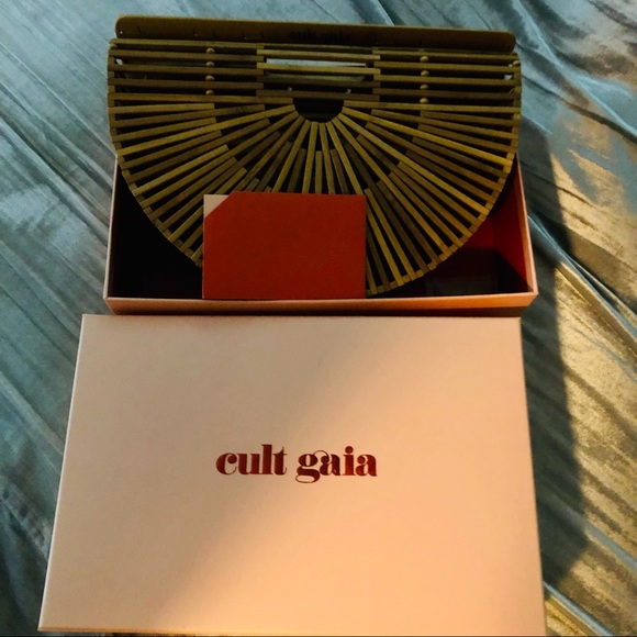 NWT Cult Gaia small ark bag in color natural.